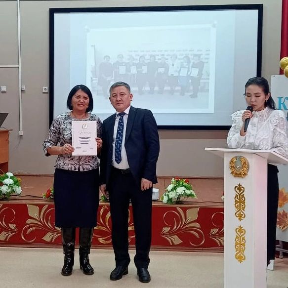 Құрметті, Гүлжан Тұрарбекқызы, сізді кәсіби мерекеңізбен құттықтаймыз!